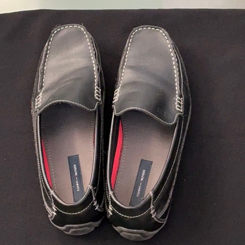 Tommy Hilfiger Black Slip-On Loafers with Moccasin Stitching